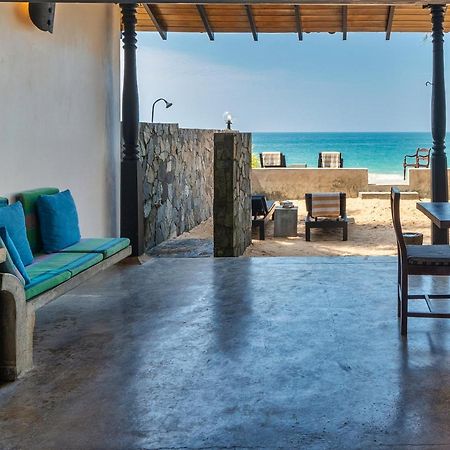 Blue Parrot Beach Villa أمبالانغودا المظهر الخارجي الصورة
