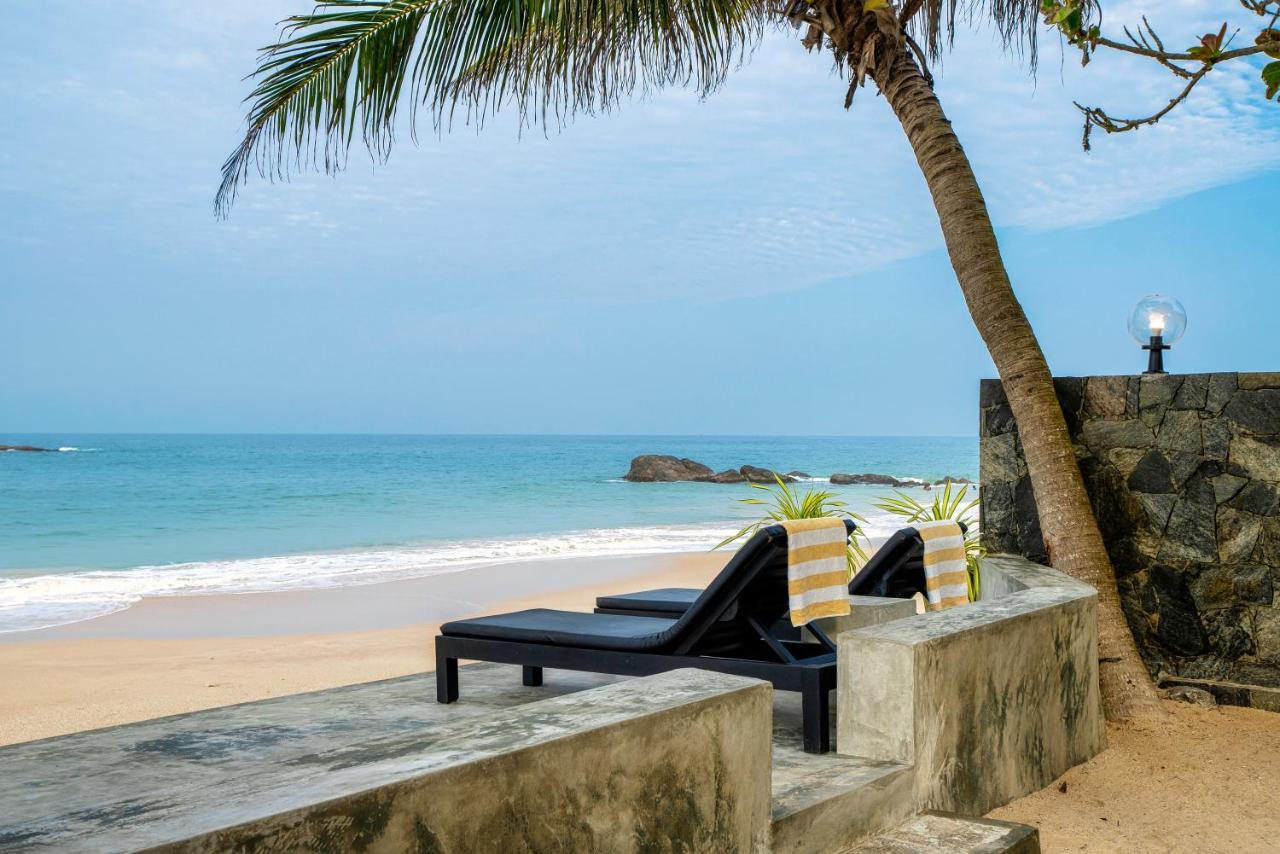 Blue Parrot Beach Villa أمبالانغودا المظهر الخارجي الصورة
