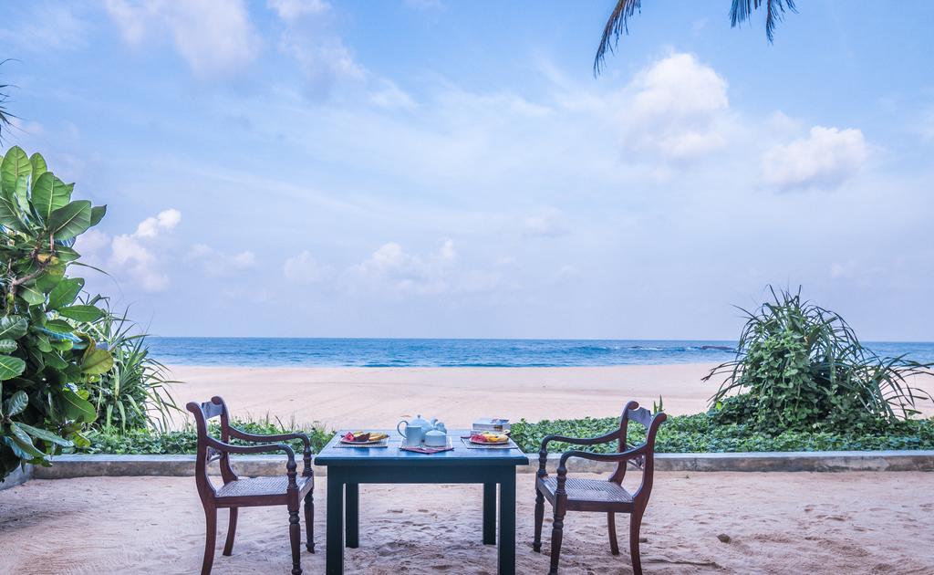 Blue Parrot Beach Villa أمبالانغودا المظهر الخارجي الصورة