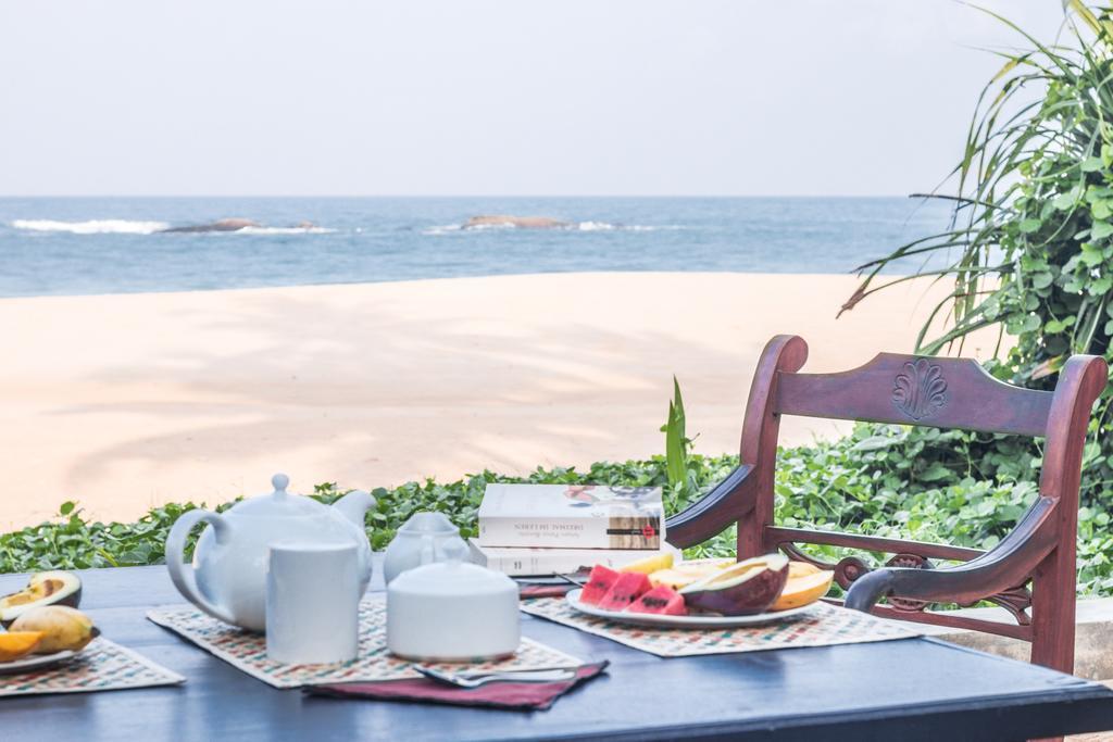 Blue Parrot Beach Villa أمبالانغودا المظهر الخارجي الصورة