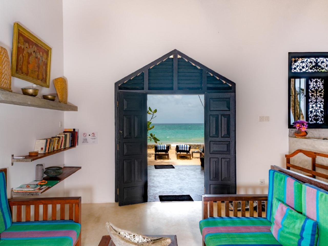 Blue Parrot Beach Villa أمبالانغودا المظهر الخارجي الصورة