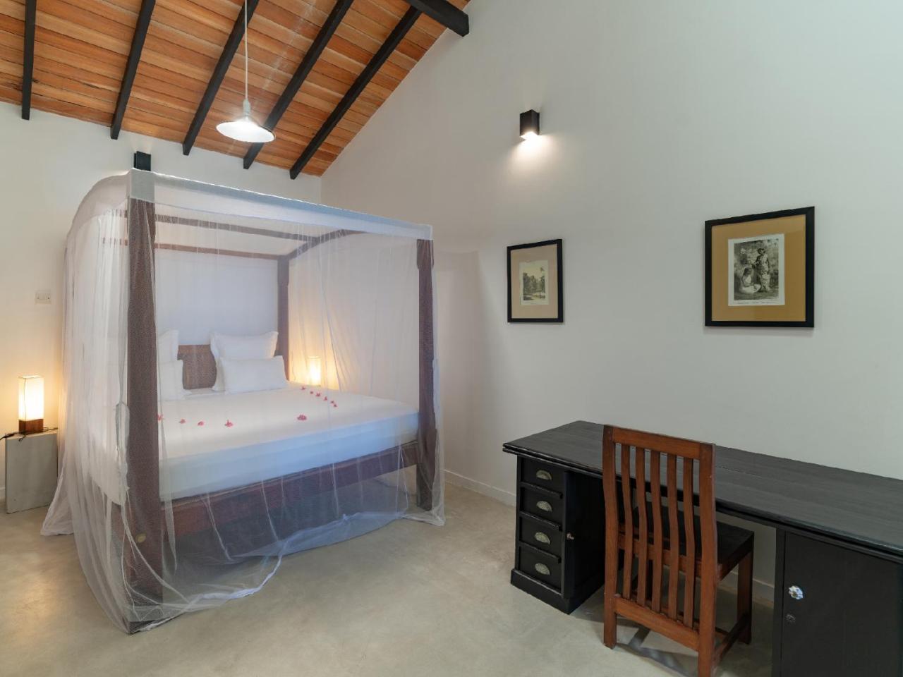 Blue Parrot Beach Villa أمبالانغودا المظهر الخارجي الصورة
